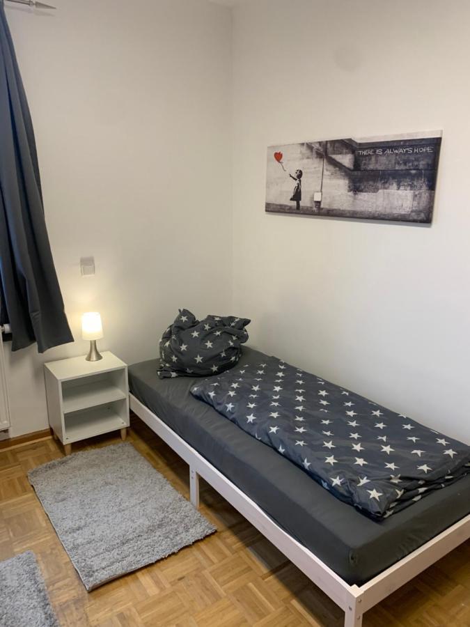 Mainpark Apartment 4 Schlafzimmer Bis Zu 10 Personen Direkt Ueber Aschaffapartment Bei Aschaffenburg Mainaschaff ภายนอก รูปภาพ