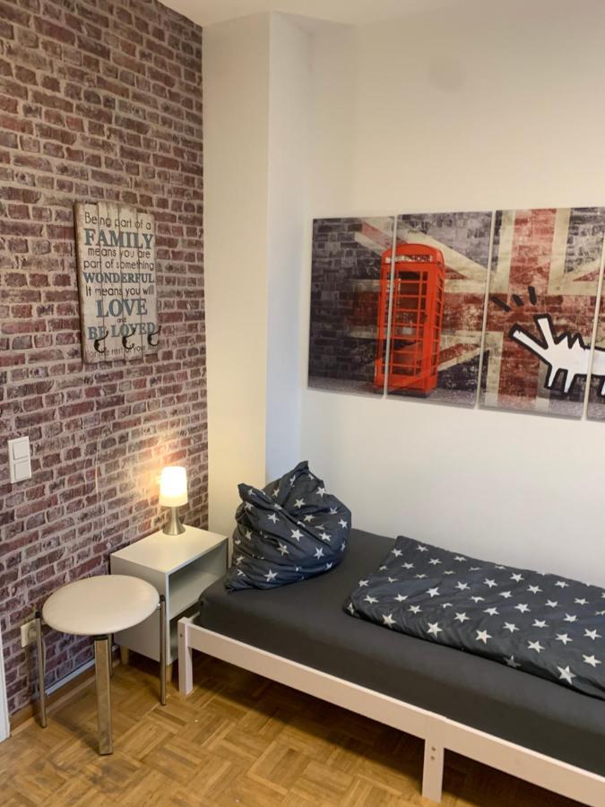 Mainpark Apartment 4 Schlafzimmer Bis Zu 10 Personen Direkt Ueber Aschaffapartment Bei Aschaffenburg Mainaschaff ภายนอก รูปภาพ
