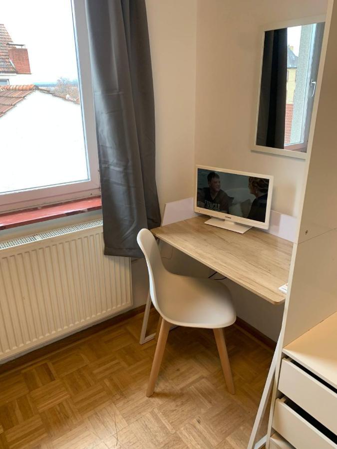 Mainpark Apartment 4 Schlafzimmer Bis Zu 10 Personen Direkt Ueber Aschaffapartment Bei Aschaffenburg Mainaschaff ภายนอก รูปภาพ